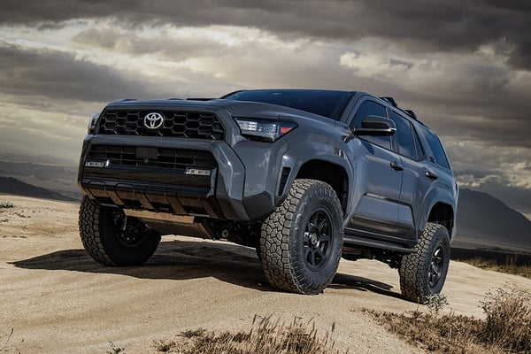 ICON: Toyota Land Cruiser 250: задня тяга Панара Premium CNC